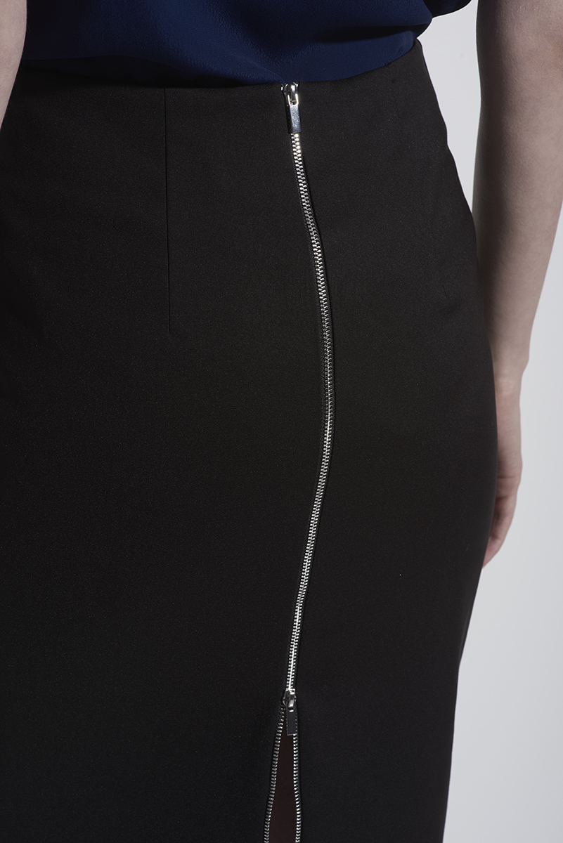 Классическая юбка черного цвета с молнией Женский ЮБКА ЖЕНСКАЯ VASSA CODE Черный